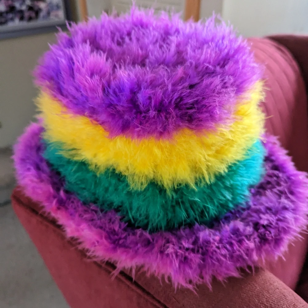 Boa Feathered Mardi Gras Top Hat -Today Only - Picture 4 of 4